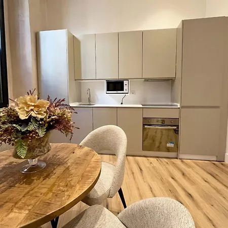 Apartment Genteel Rodrigo Caro *