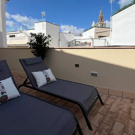Genteel Rodrigo Caro Apartment *