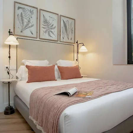 Genteel Rodrigo Caro Apartment