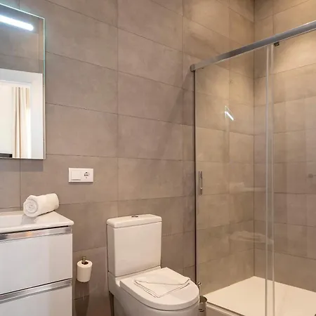 Apartment Genteel Rodrigo Caro