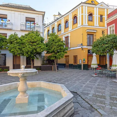 Genteel Rodrigo Caro Apartment *