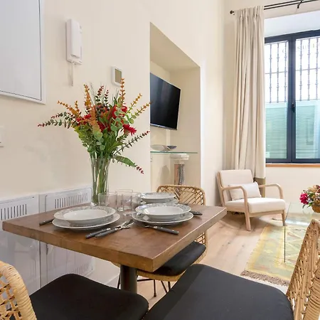 Apartment Genteel Rodrigo Caro *