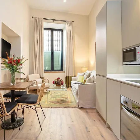 Apartment Genteel Rodrigo Caro