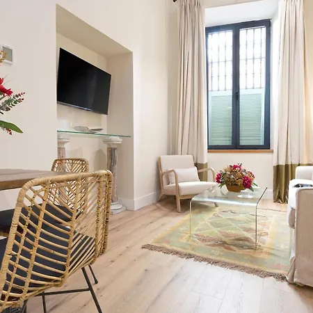 Apartment Genteel Rodrigo Caro *