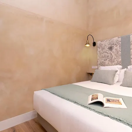 Apartment Genteel Rodrigo Caro